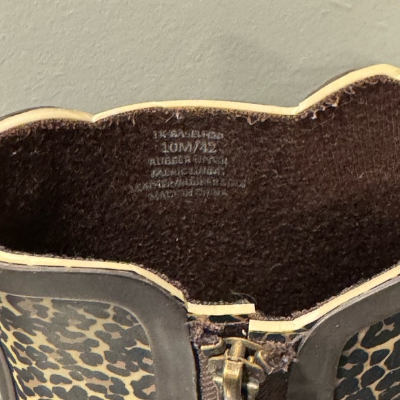 Lucky Brand - Basel Rainboot Bootie - Picture 5 of 9